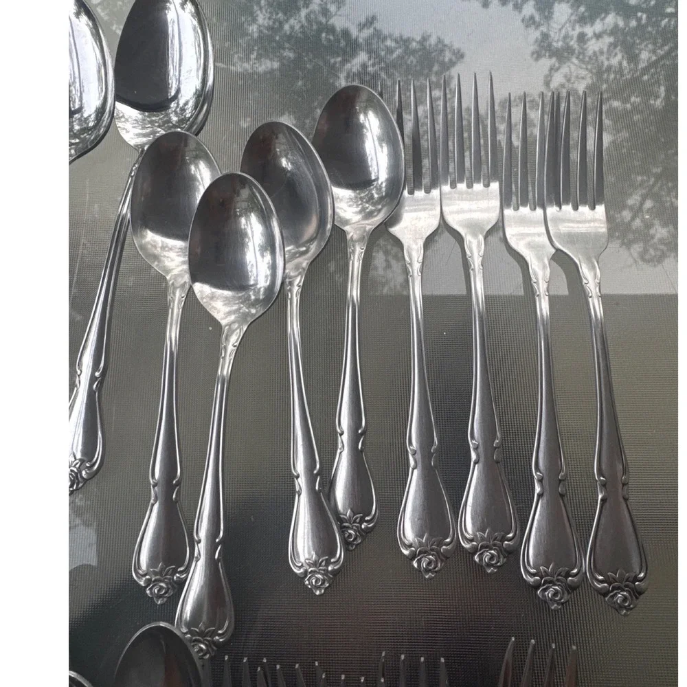 Oneida 1881 Rogers Flatware Set 33pc Baroque Rose Stainless Silverware Floral EX